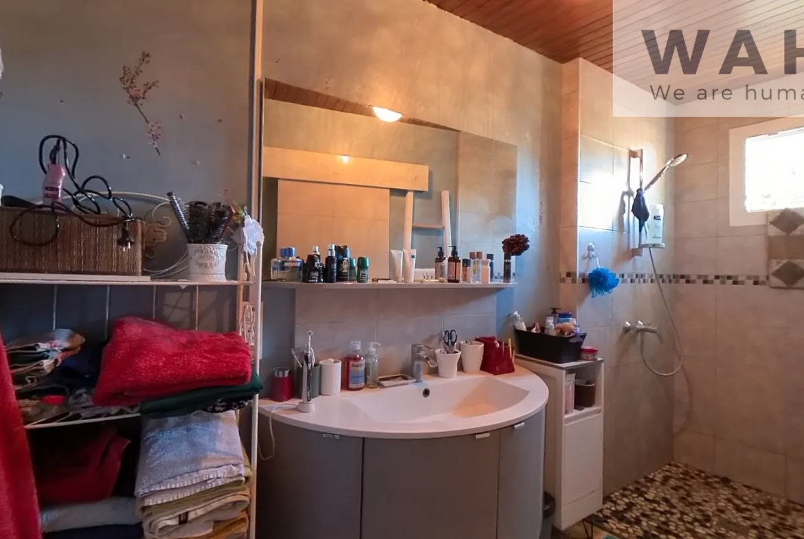 Maison de village de 110 m² à Lansargues, idéalement située avec cour et 3 chambres 