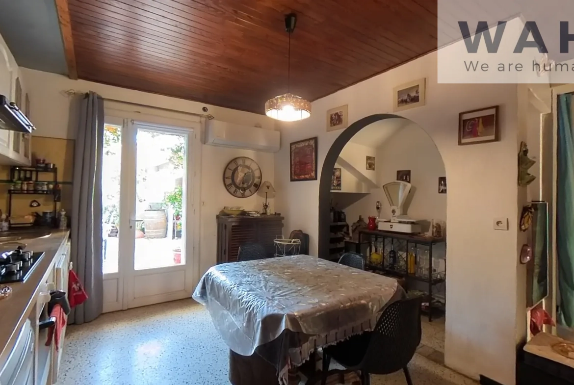 Maison de village de 110 m² à Lansargues, idéalement située avec cour et 3 chambres 
