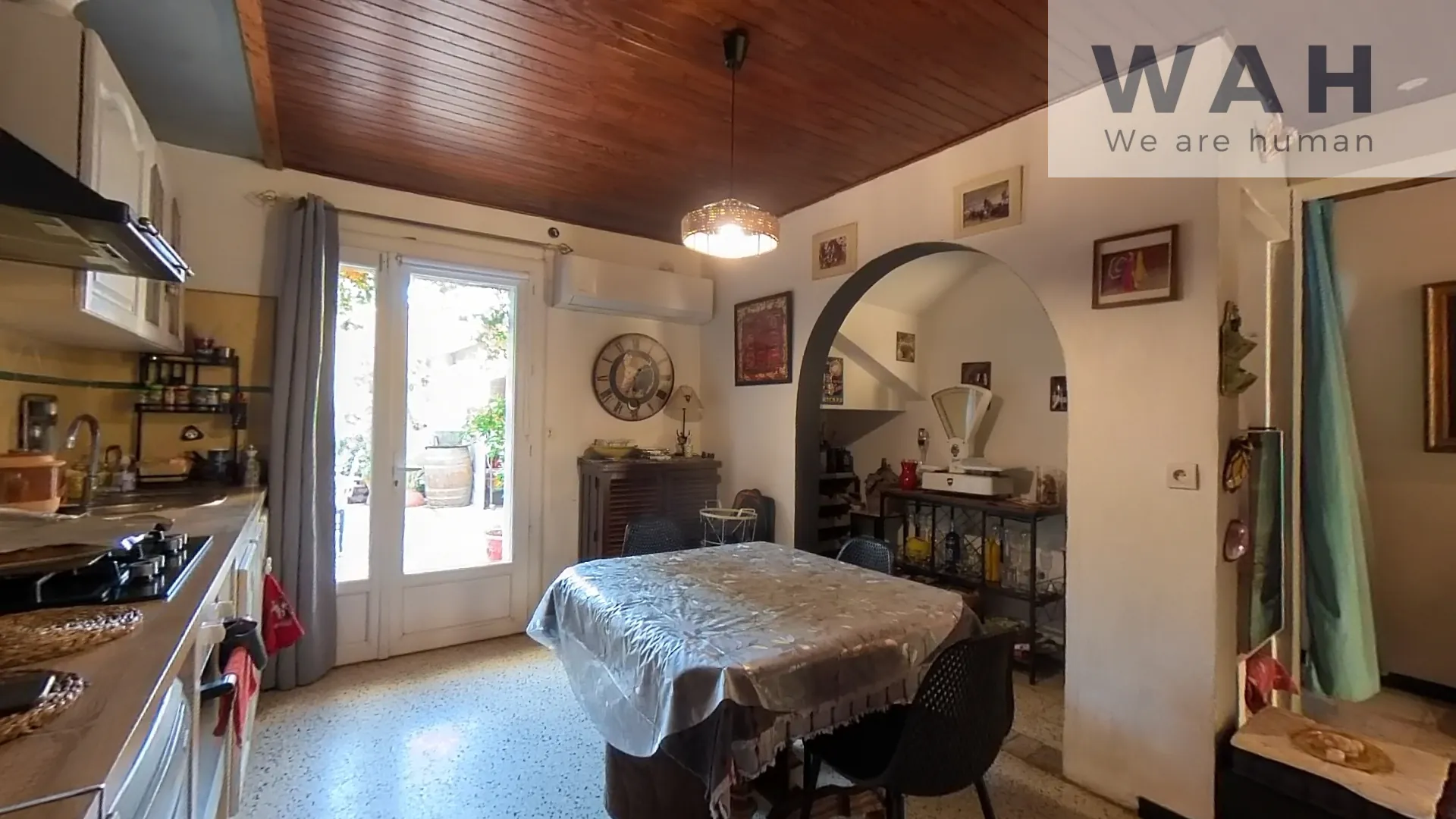 Maison de village de 110 m² à Lansargues, idéalement située avec cour et 3 chambres 