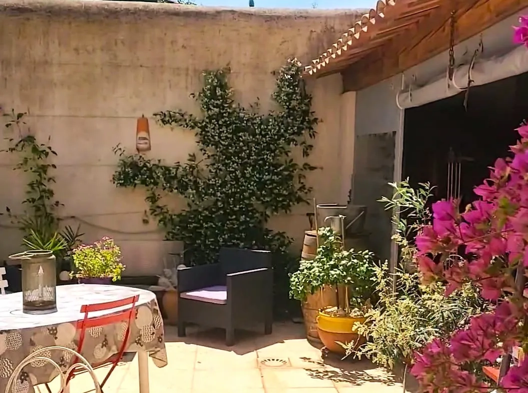 Maison de village de 110 m² à Lansargues, idéalement située avec cour et 3 chambres 