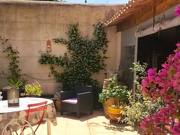 Maison de village de 110 m² à Lansargues, idéalement située avec cour et 3 chambres