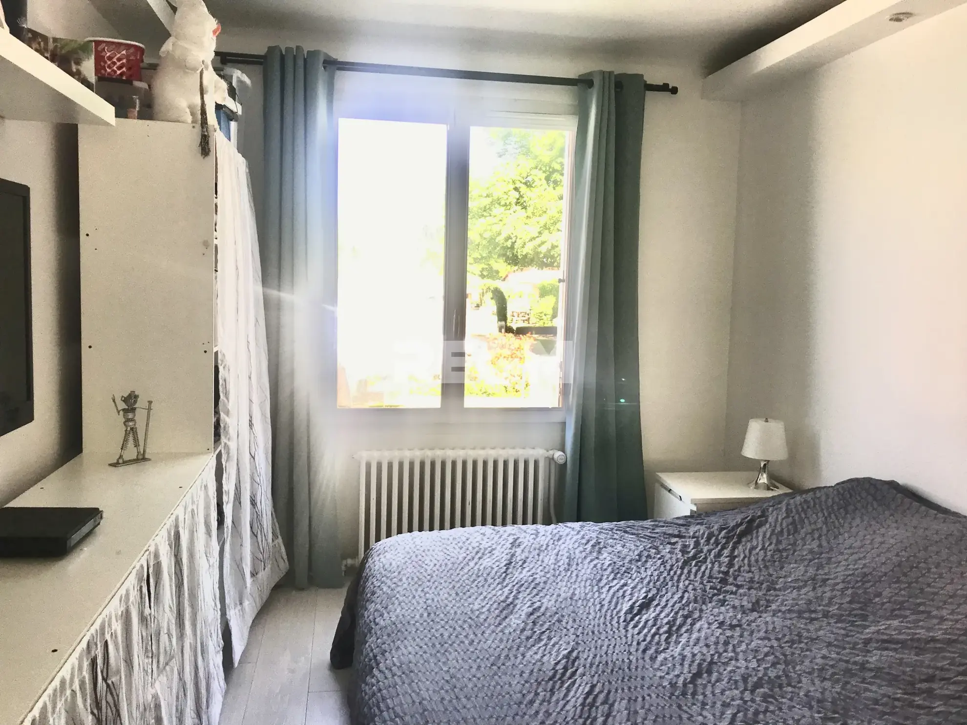 Belle maison de plain-pied avec sous-sol, dépendances et piscine à Soisy-sur-Ecole 