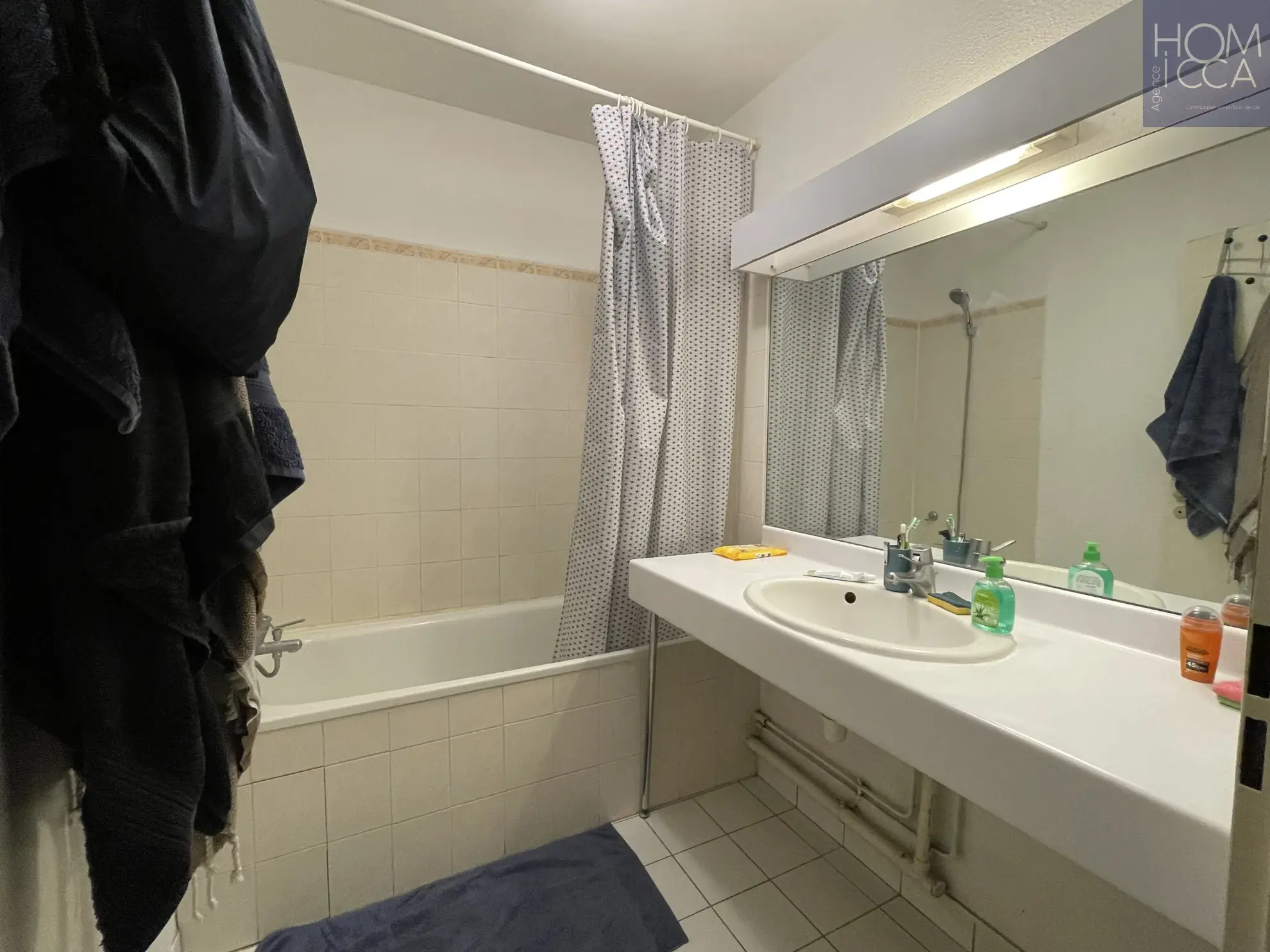 Comme neuf, T2 lumineux de 52,54 m² avec balcon, cave et garage à Villeurbanne, proximité métro Charpennes 