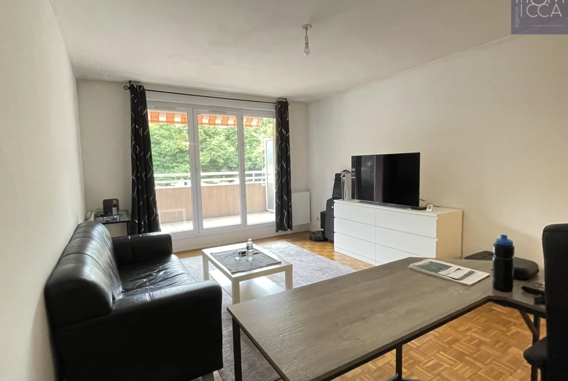 Comme neuf, T2 lumineux de 52,54 m² avec balcon, cave et garage à Villeurbanne, proximité métro Charpennes 