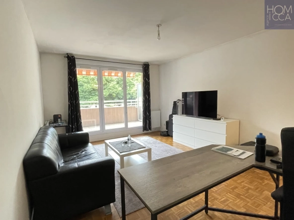 Comme neuf, T2 lumineux de 52,54 m² avec balcon, cave et garage à Villeurbanne, proximité métro Charpennes