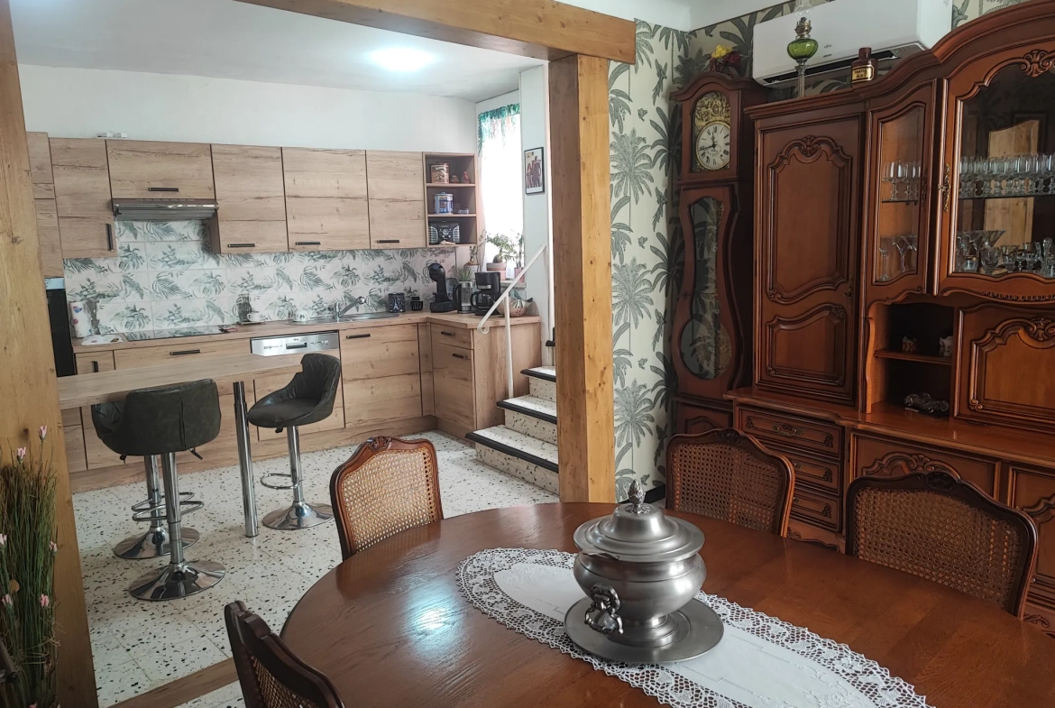 Belle maison familiale à Ferrals les Corbières avec garage et 5 chambres 
