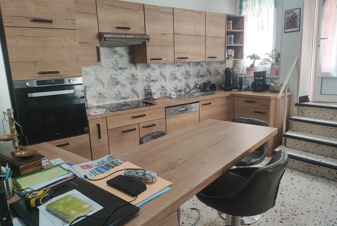 Belle maison familiale à Ferrals les Corbières avec garage et 5 chambres 