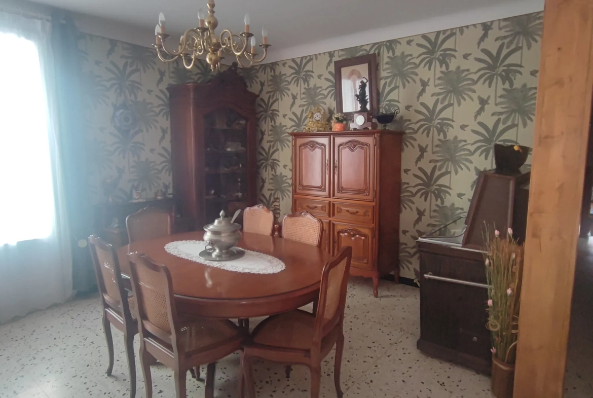 Belle maison familiale à Ferrals les Corbières avec garage et 5 chambres 