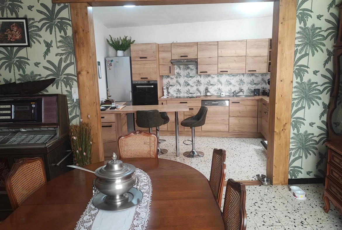 Belle maison familiale à Ferrals les Corbières avec garage et 5 chambres 
