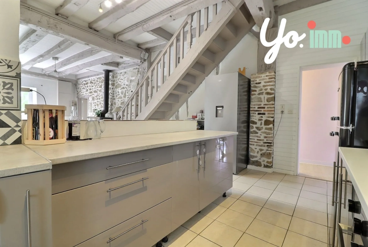 Maison 7 pièces avec piscine chauffée et vue imprenable à Pouillon 