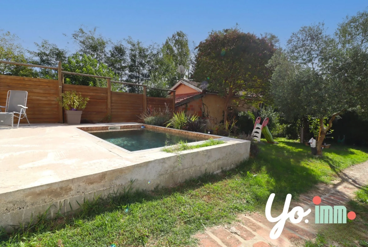 Maison 7 pièces avec piscine chauffée et vue imprenable à Pouillon 