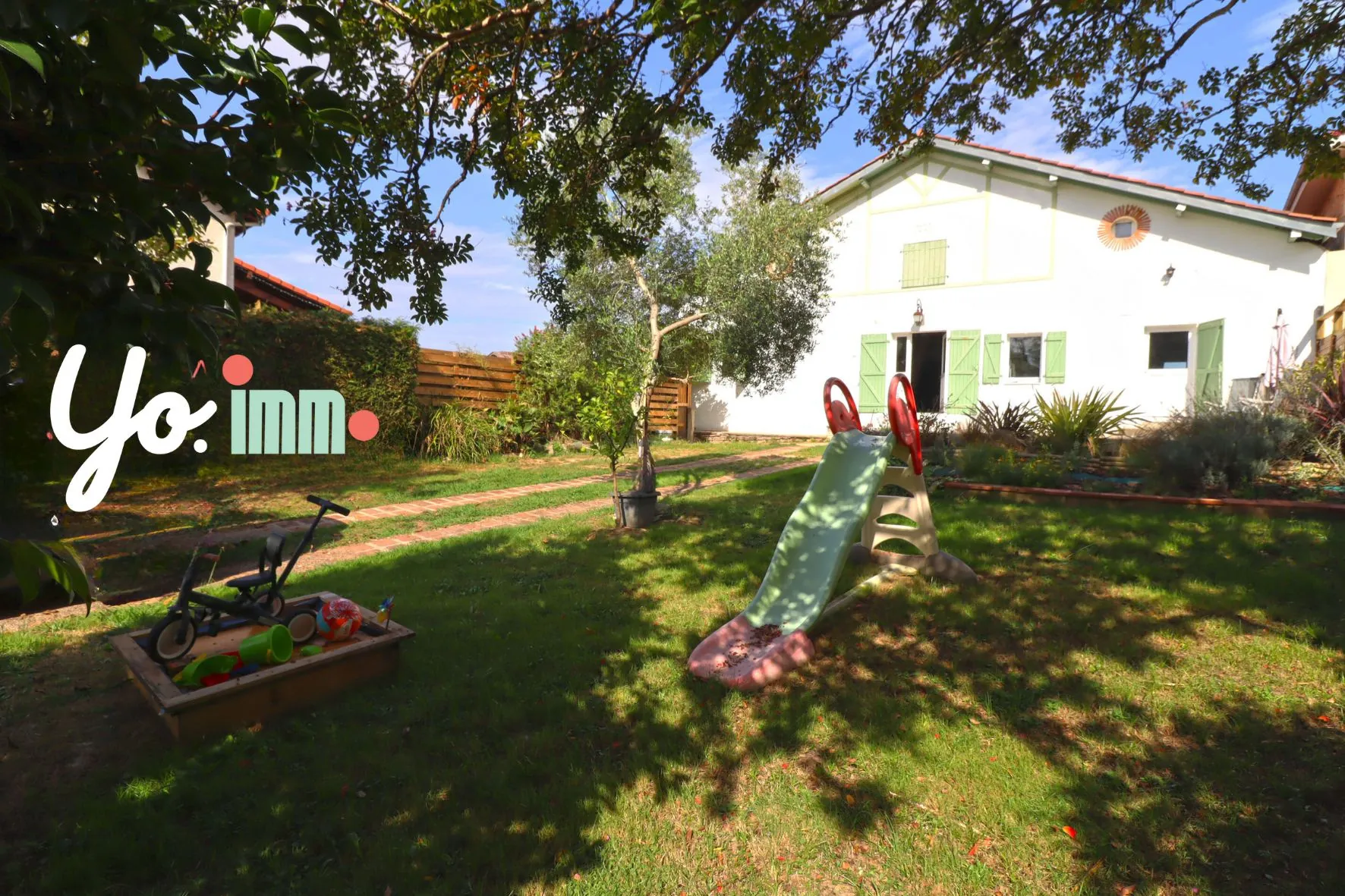 Maison 7 pièces avec piscine chauffée et vue imprenable à Pouillon 