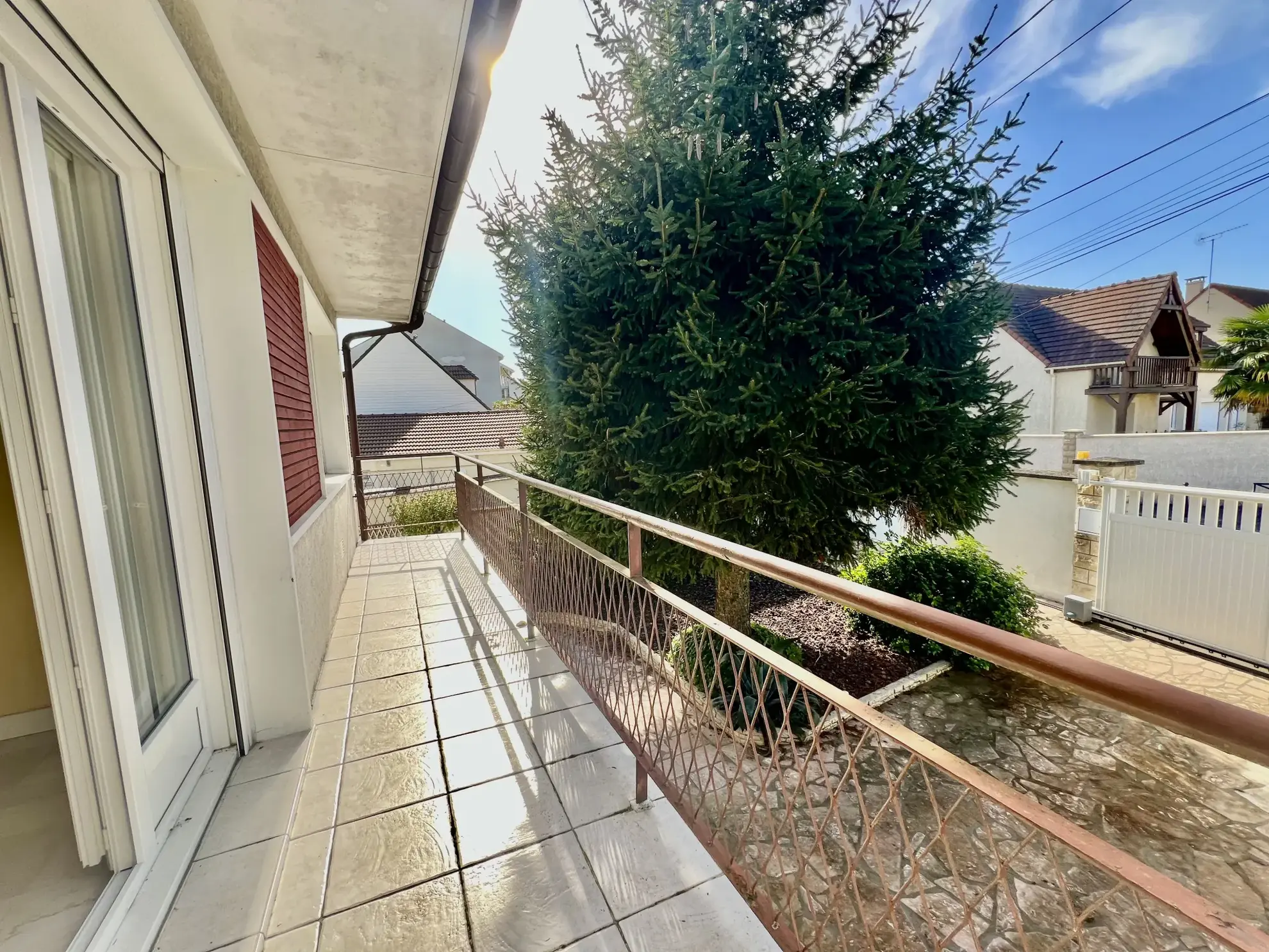 Charmante maison de 98 m² à La Ville du Bois, proche écoles et commerces 