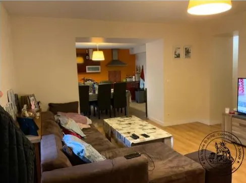 Appartement T3 à Farges en vente aux enchères, 85 m² avec parking