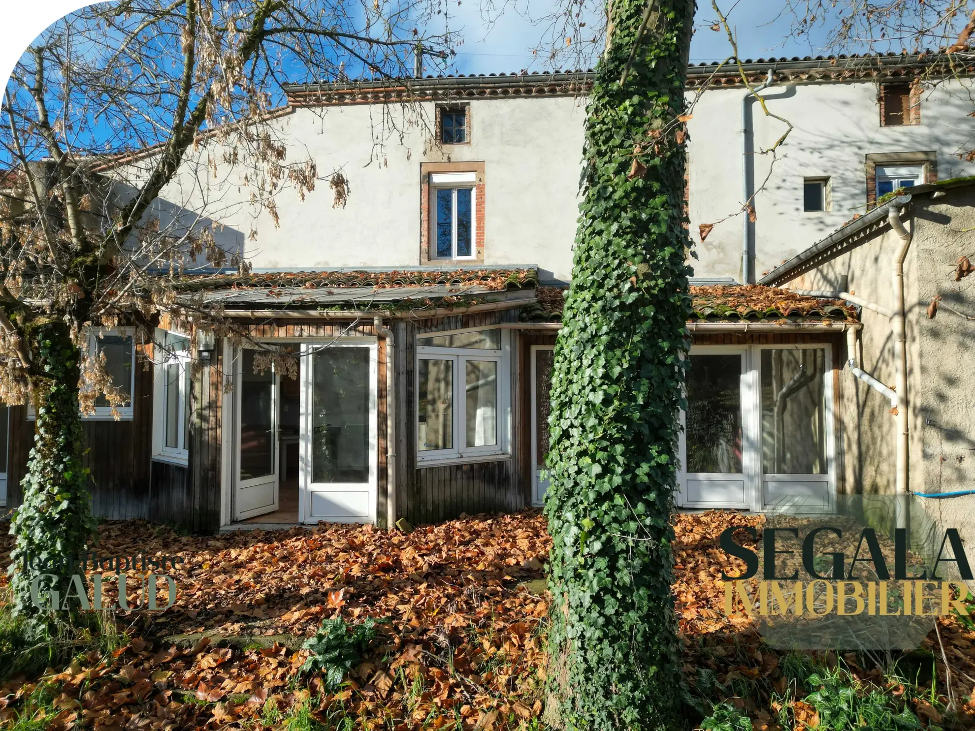 Maison bourgeoise avec local commercial et jardin à Blaye-les-Mines 