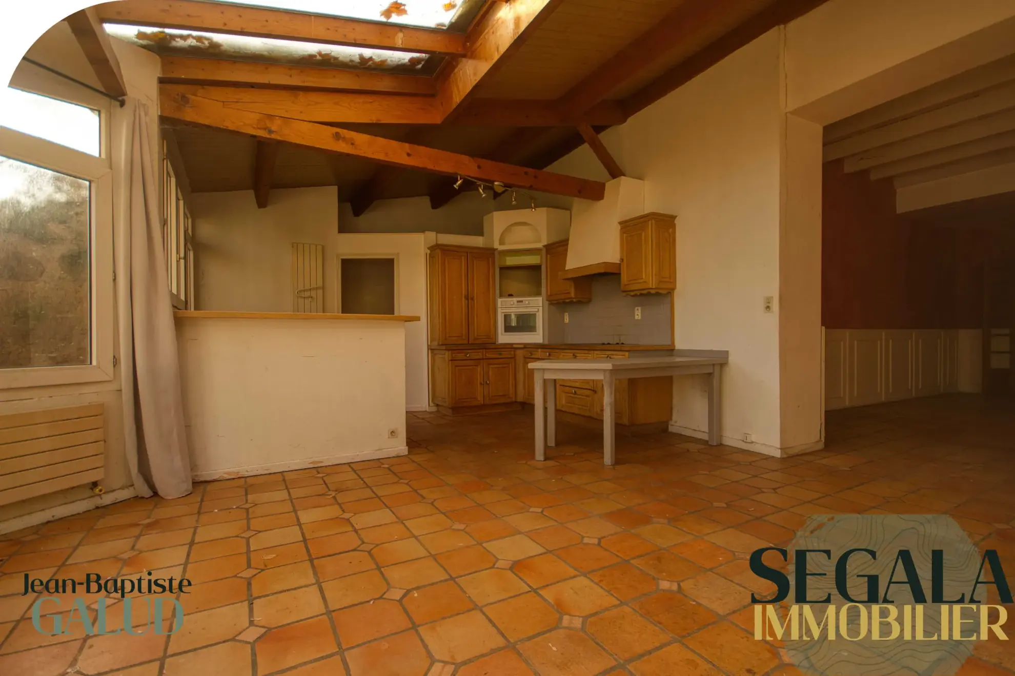 Maison bourgeoise avec local commercial et jardin à Blaye-les-Mines 