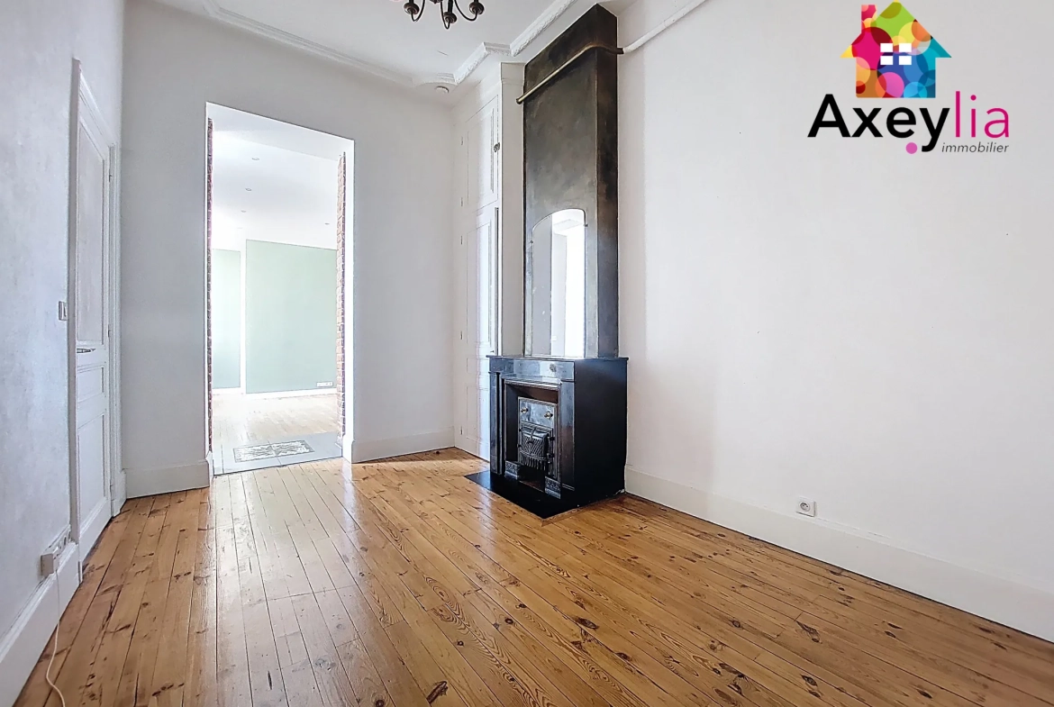 A vendre appartement T5 rénové dans le centre de Roanne - Charme haussmannien 