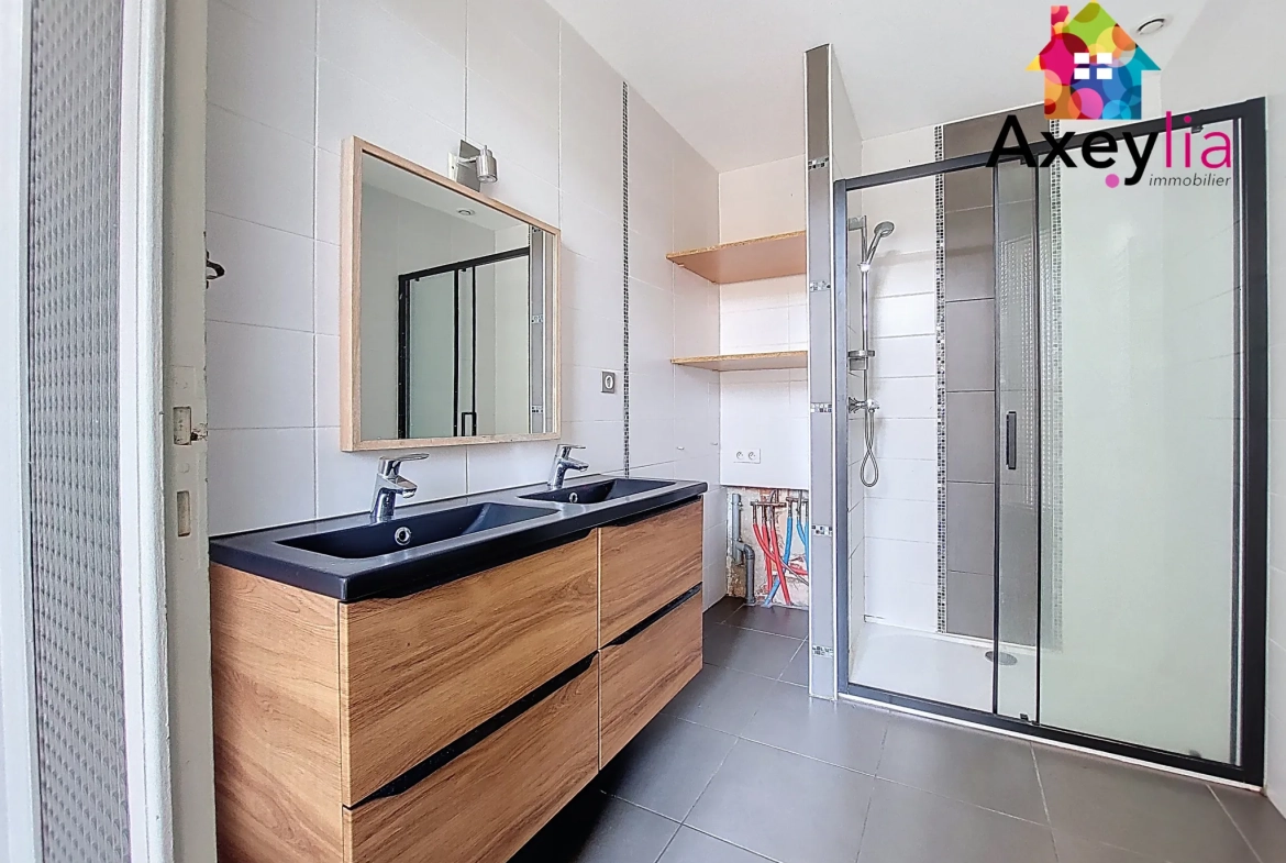 A vendre appartement T5 rénové dans le centre de Roanne - Charme haussmannien 