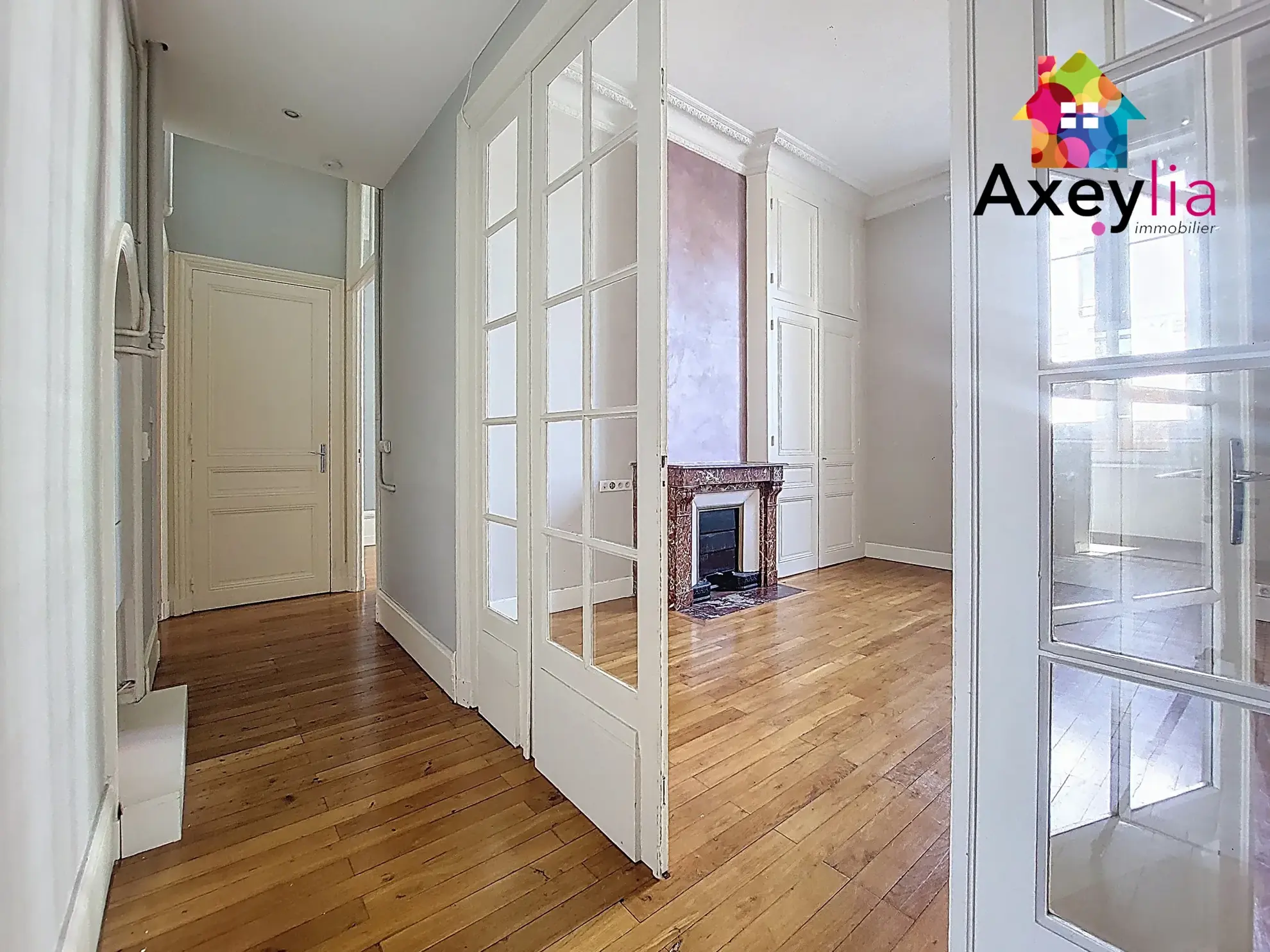 A vendre appartement T5 rénové dans le centre de Roanne - Charme haussmannien 