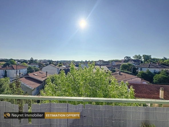 Studio lumineux avec balcon à Bron – idéal investisseur ou premier achat