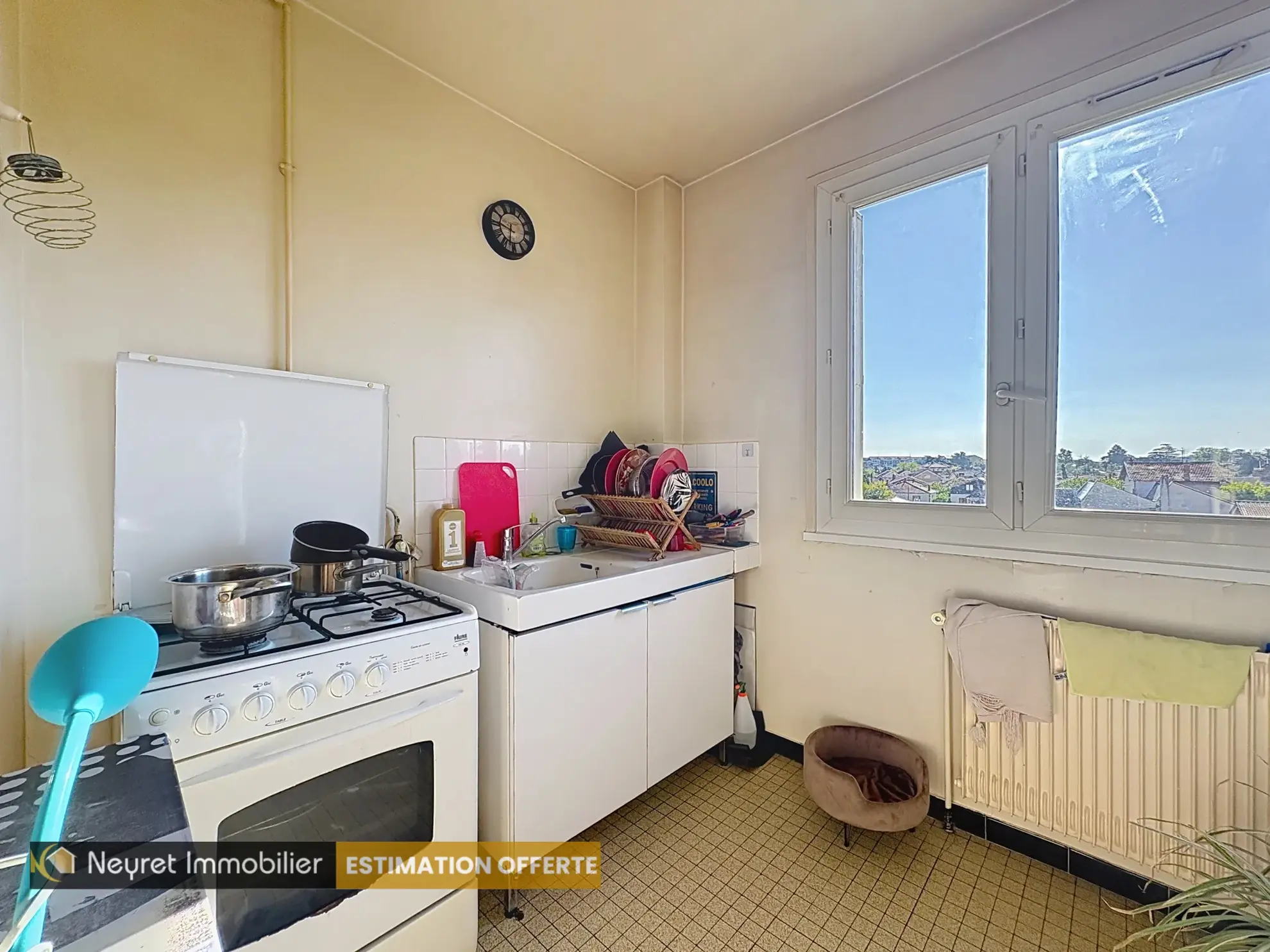 Studio lumineux avec balcon à Bron – idéal investisseur ou premier achat 