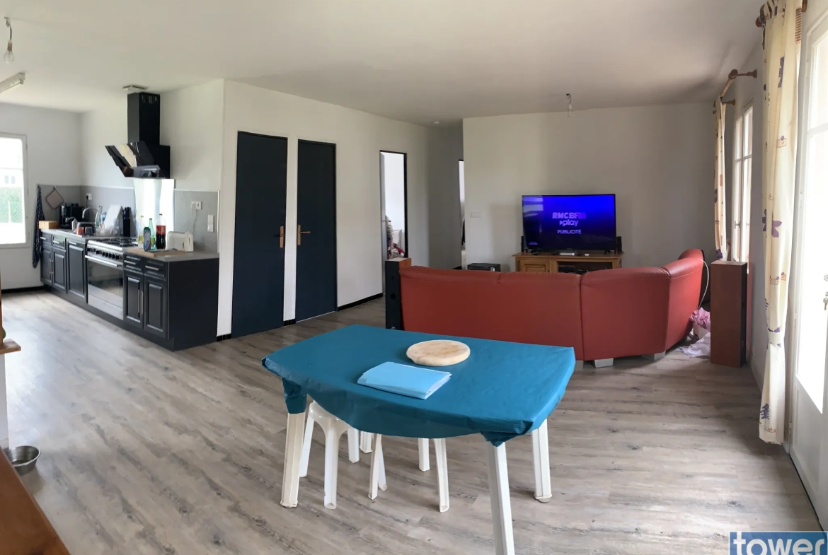 Maison de plain-pied à Mazeray avec garage et grand terrain de 2340 m² 
