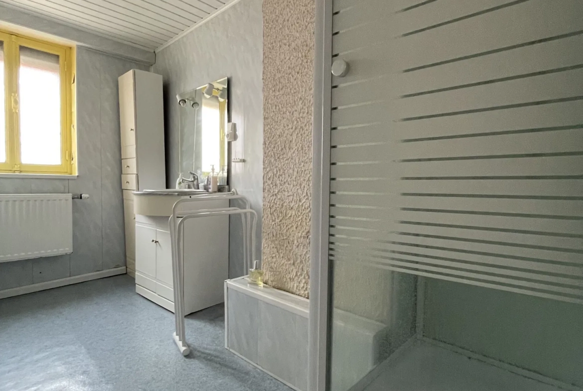 Maison à rénover à Guise - 2 chambres, jardin, prix attractif 