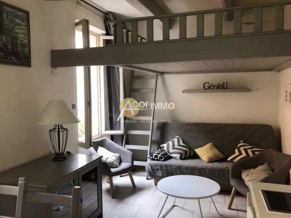 Studio meublé à vendre à Sanary-sur-Mer, idéal pour vacances ou pied-à-terre