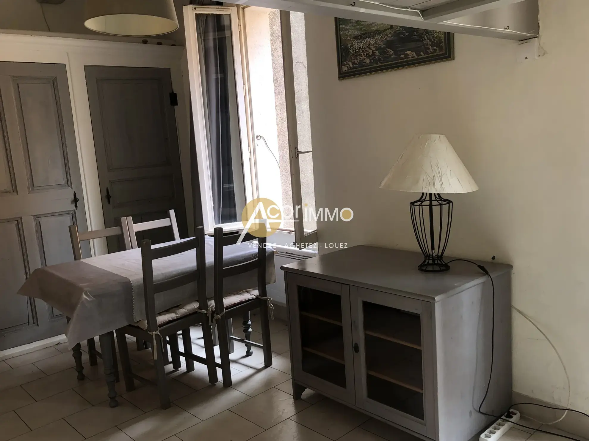 Studio meublé à vendre à Sanary-sur-Mer, idéal pour vacances ou pied-à-terre 