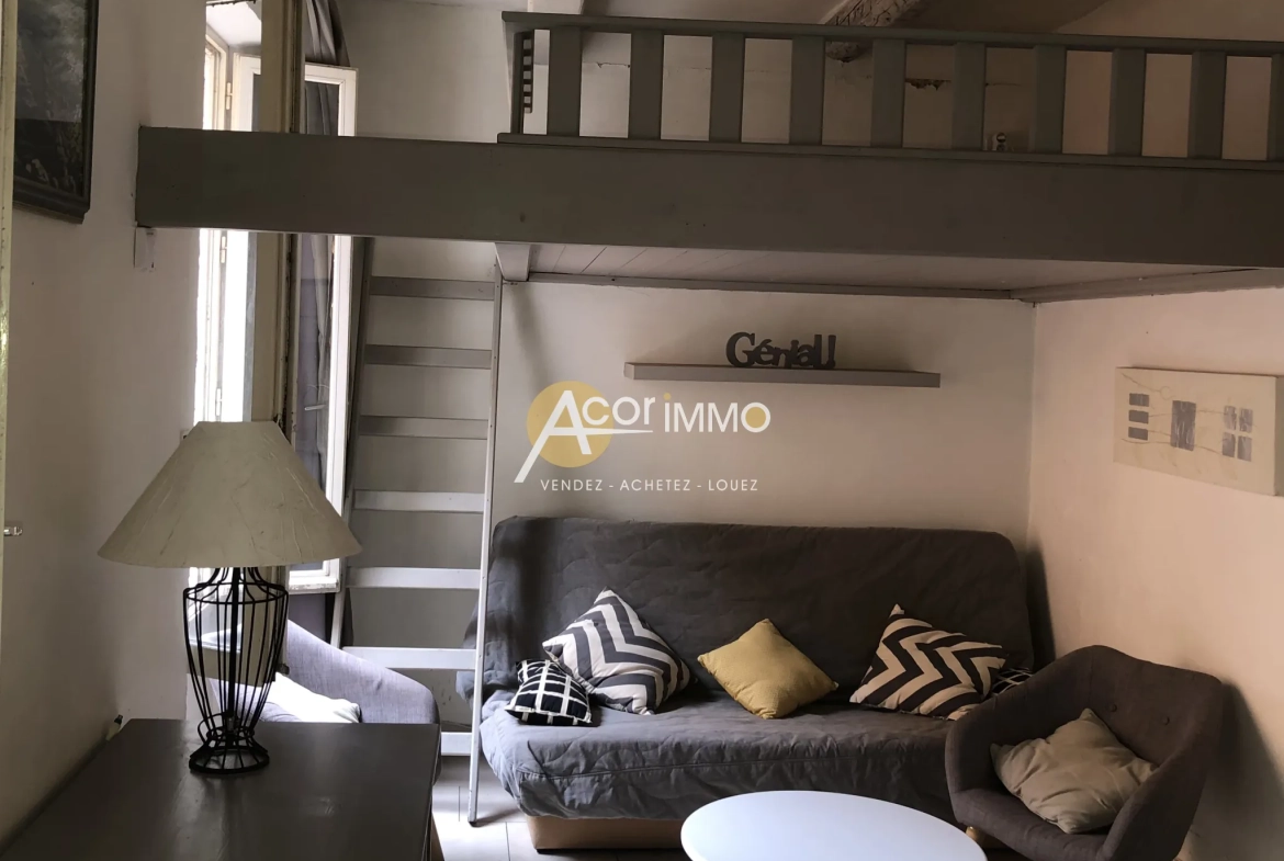 Studio meublé à vendre à Sanary-sur-Mer, idéal pour vacances ou pied-à-terre 