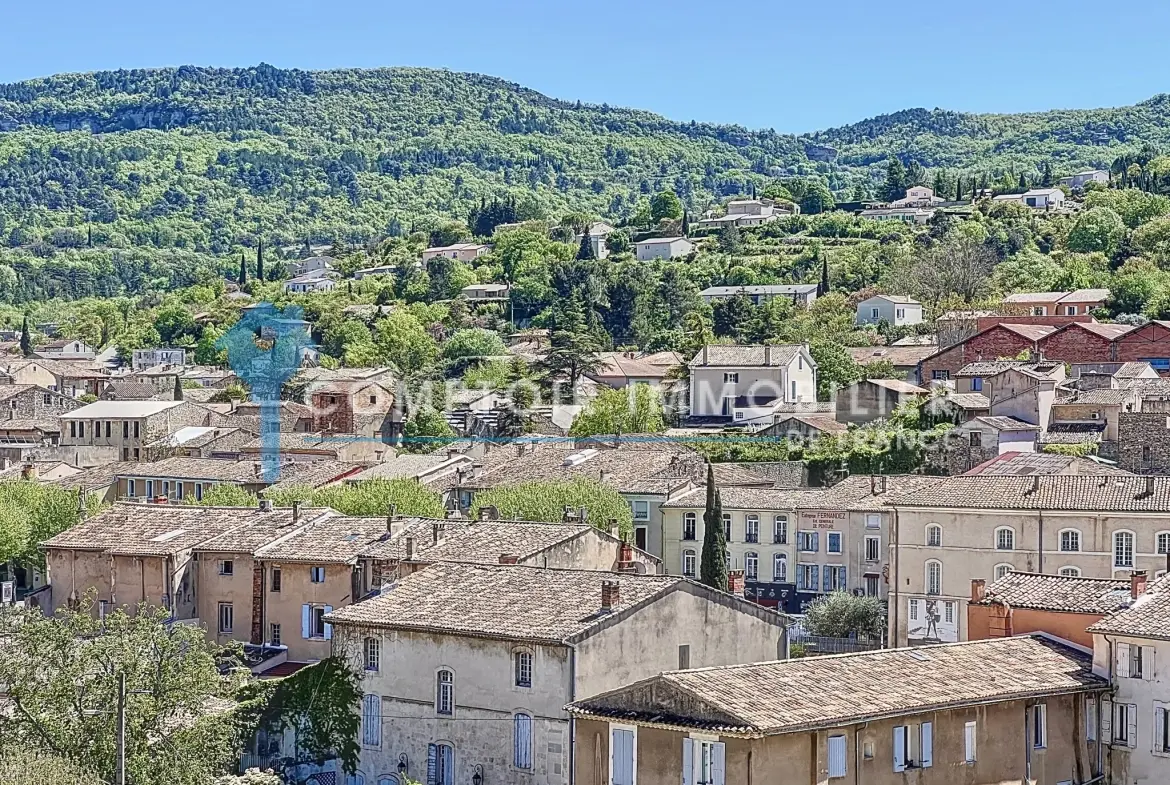 Bel appartement T3 avec vue à Apt – garage, balcon et résidence calme 