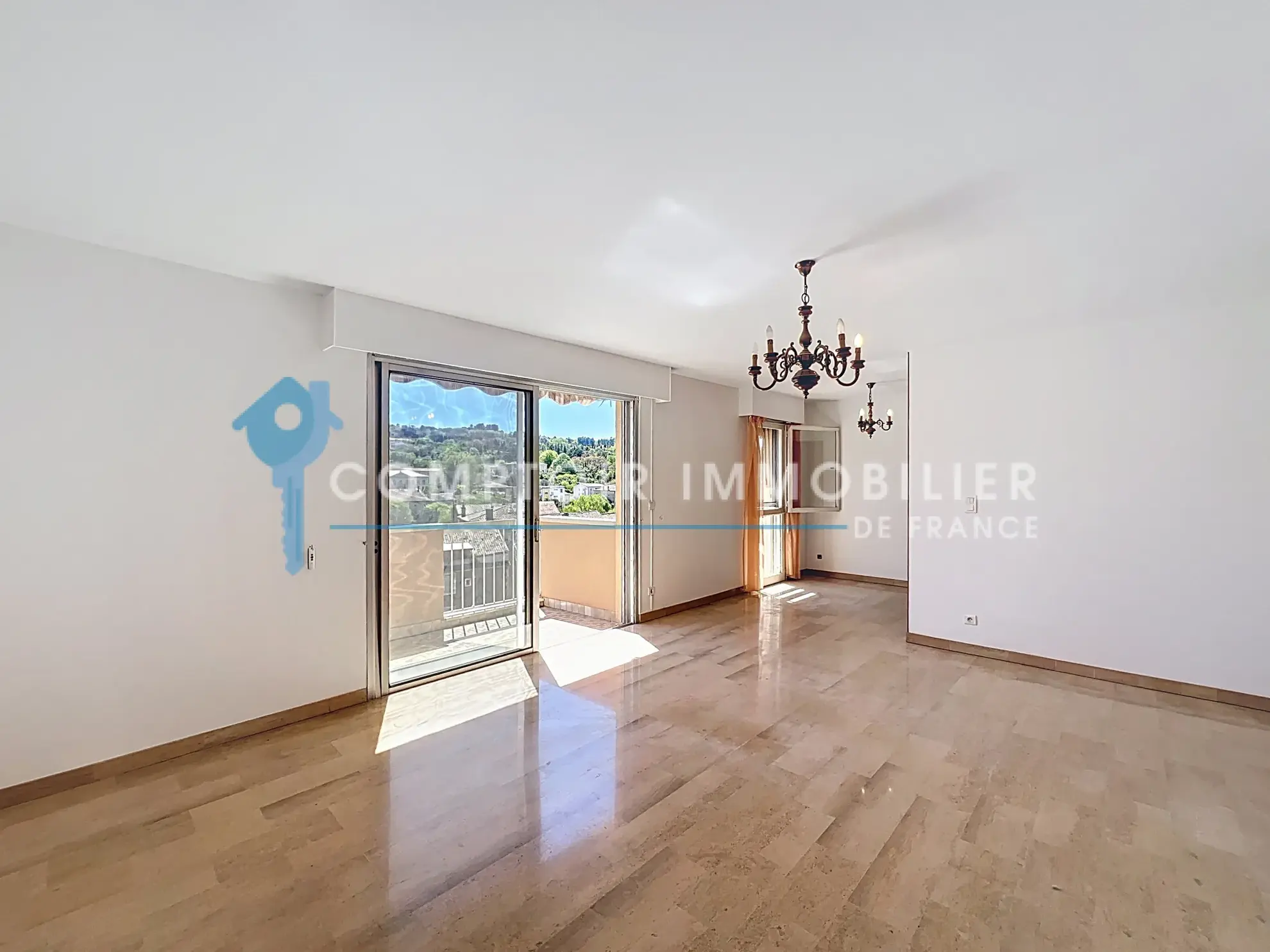 Bel appartement T3 avec vue à Apt – garage, balcon et résidence calme 