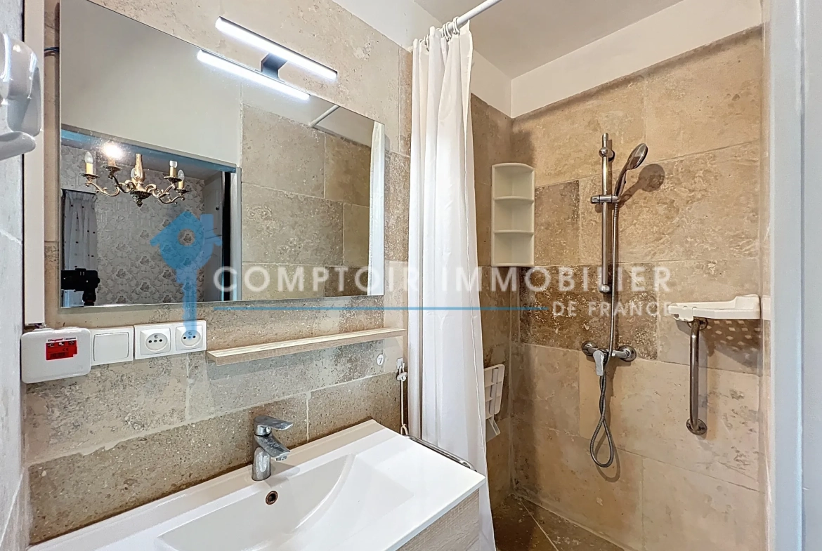 Bel appartement T3 avec vue à Apt – garage, balcon et résidence calme 