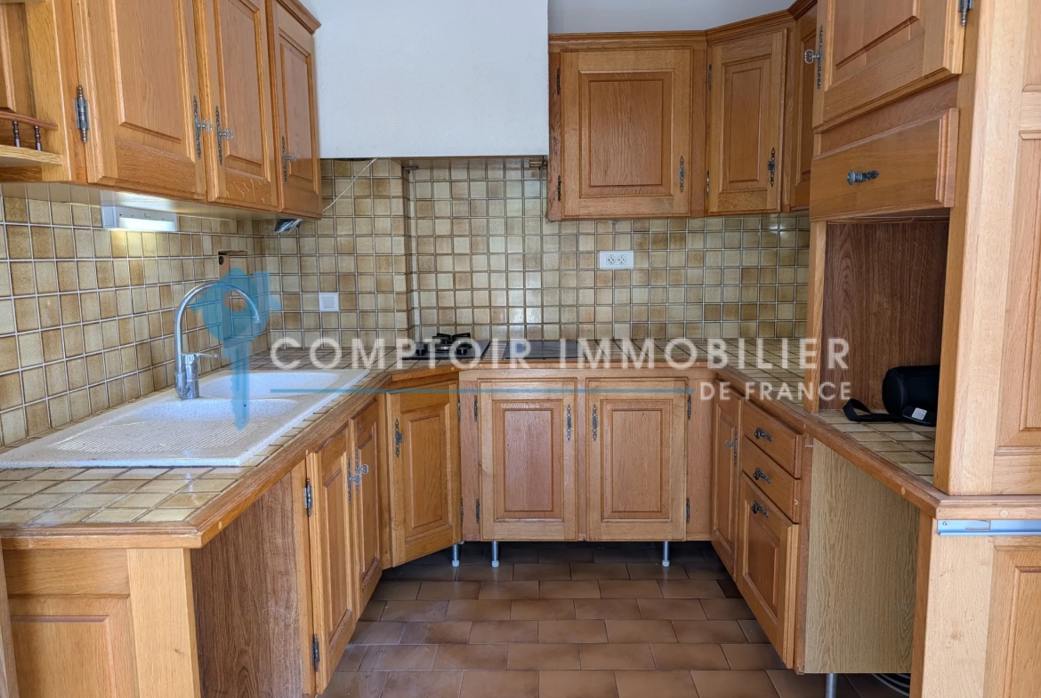 Bel appartement T3 avec vue à Apt – garage, balcon et résidence calme 