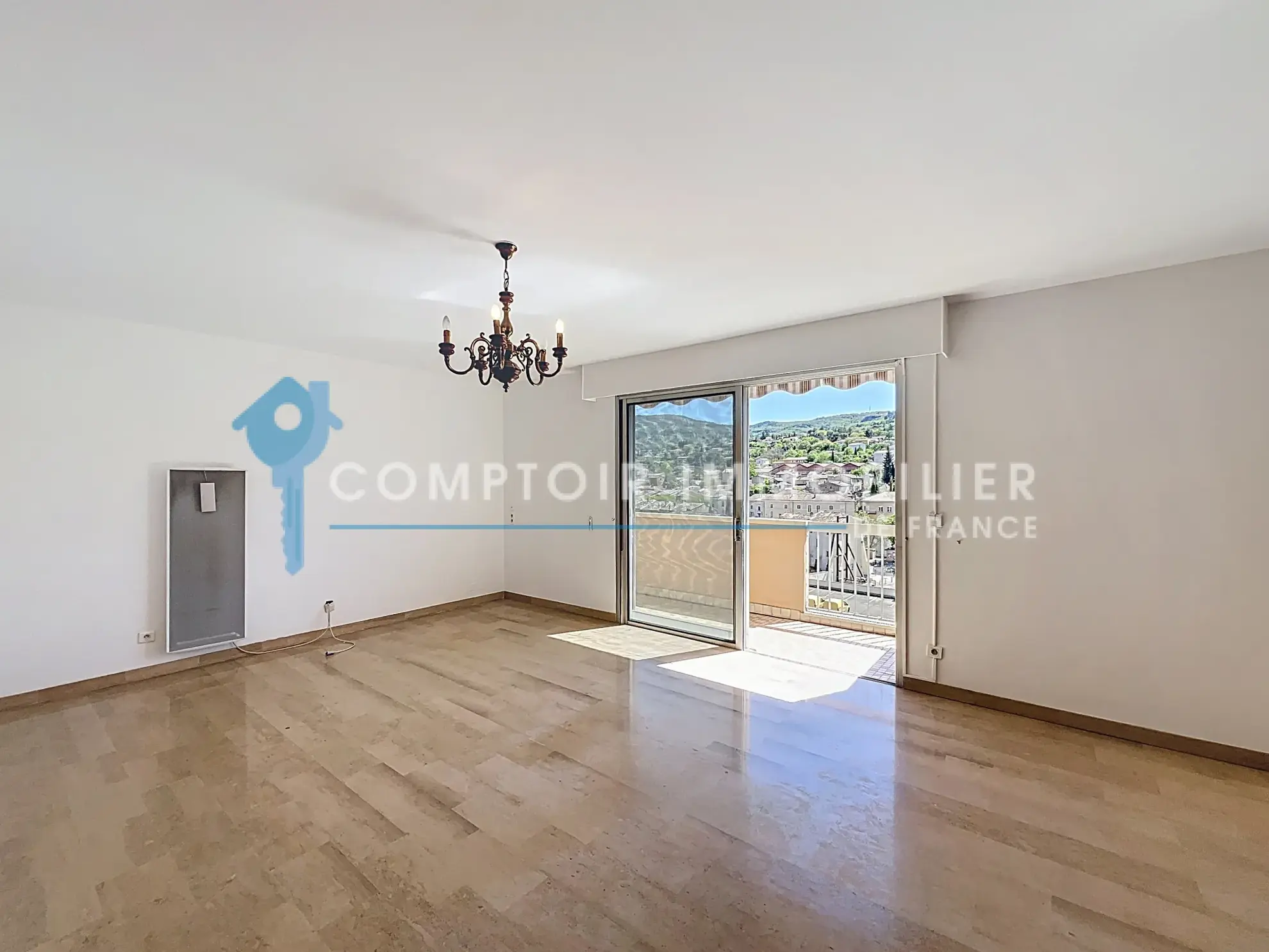 Bel appartement T3 avec vue à Apt – garage, balcon et résidence calme 