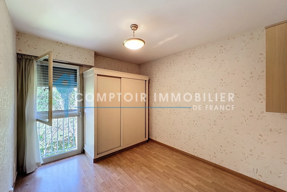 Bel appartement T3 avec vue à Apt – garage, balcon et résidence calme 
