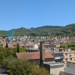Bel appartement T3 avec vue à Apt – garage, balcon et résidence calme