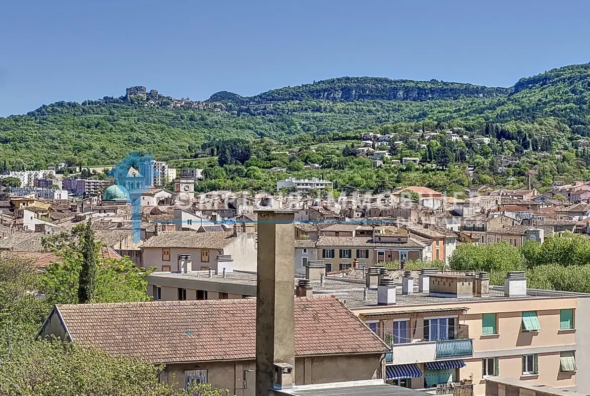 Bel appartement T3 avec vue à Apt – garage, balcon et résidence calme 