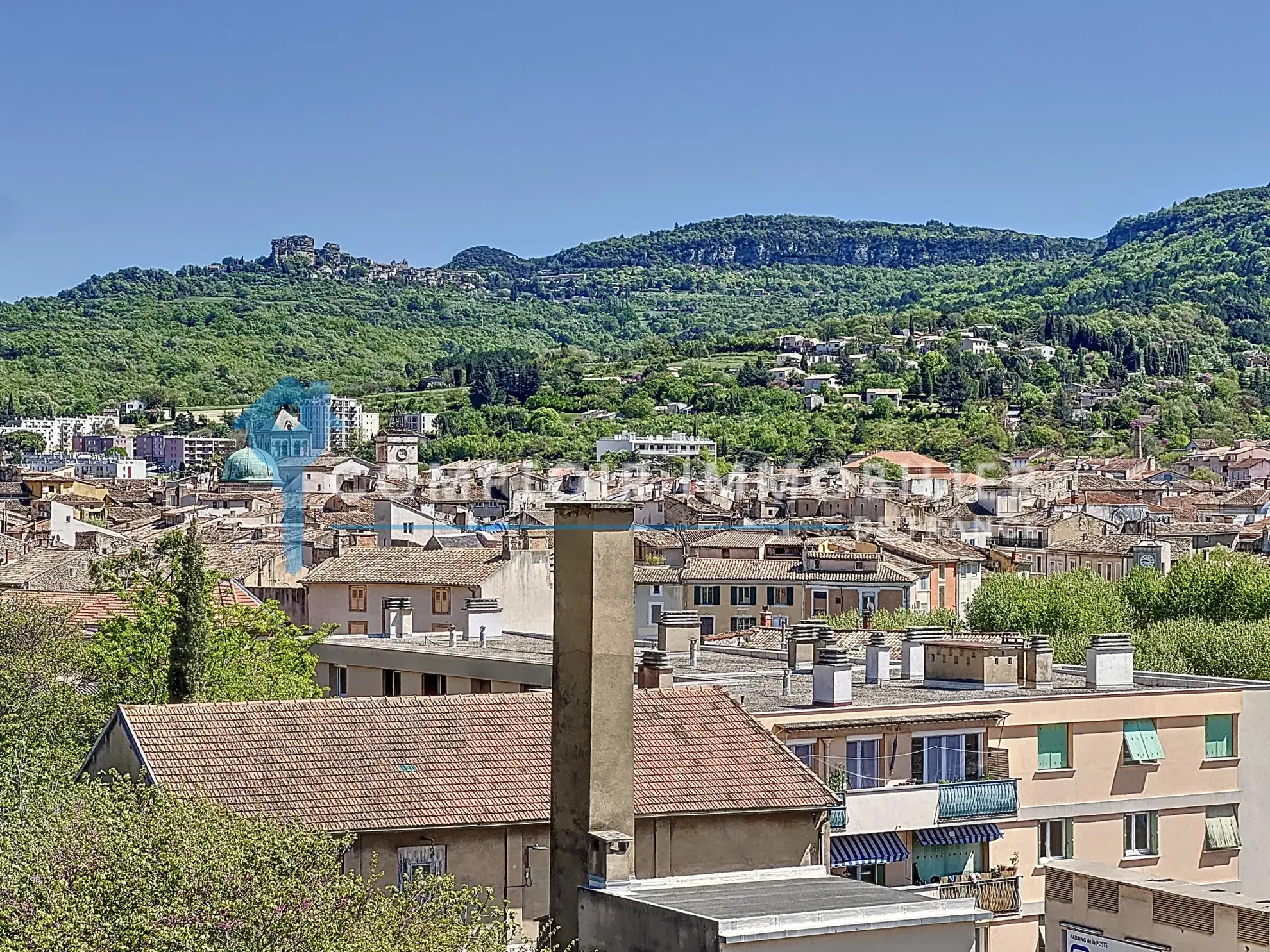 Bel appartement T3 avec vue à Apt – garage, balcon et résidence calme 