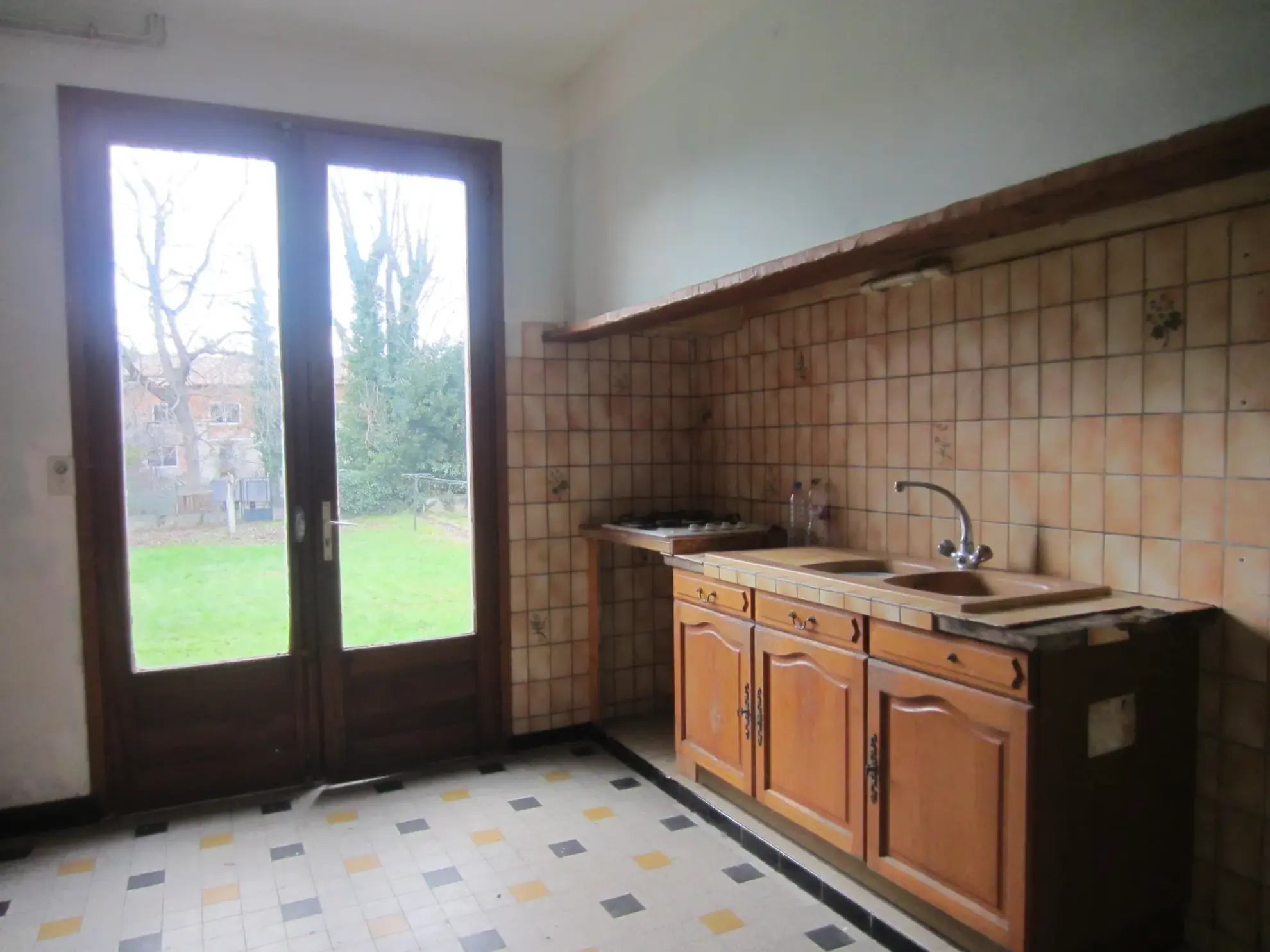 Belle maison des années 70 avec grand jardin à Saint-Girons 