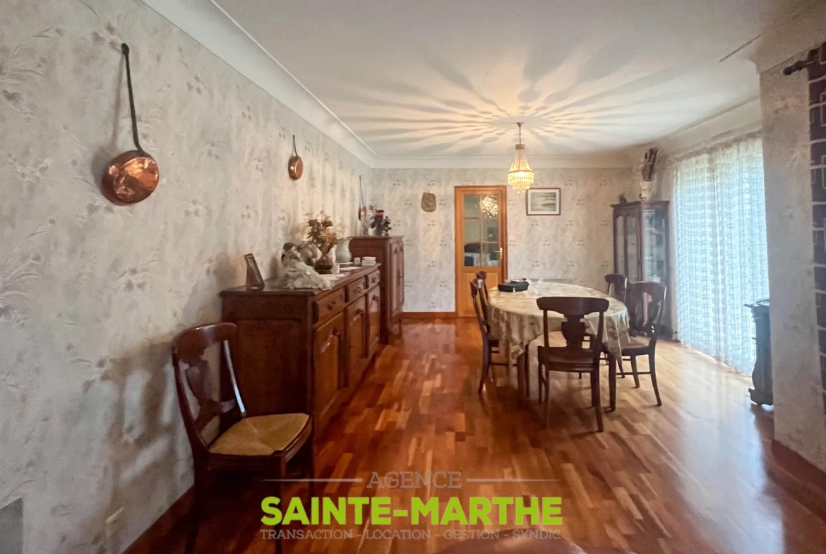 Vente d'un pavillon de plain-pied à Niort avec 3 chambres, garage et jardin 