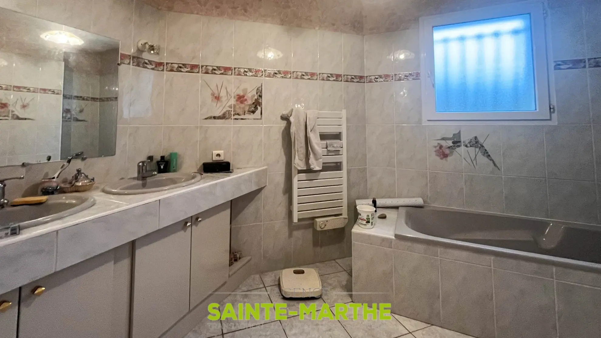 Vente d'un pavillon de plain-pied à Niort avec 3 chambres, garage et jardin 