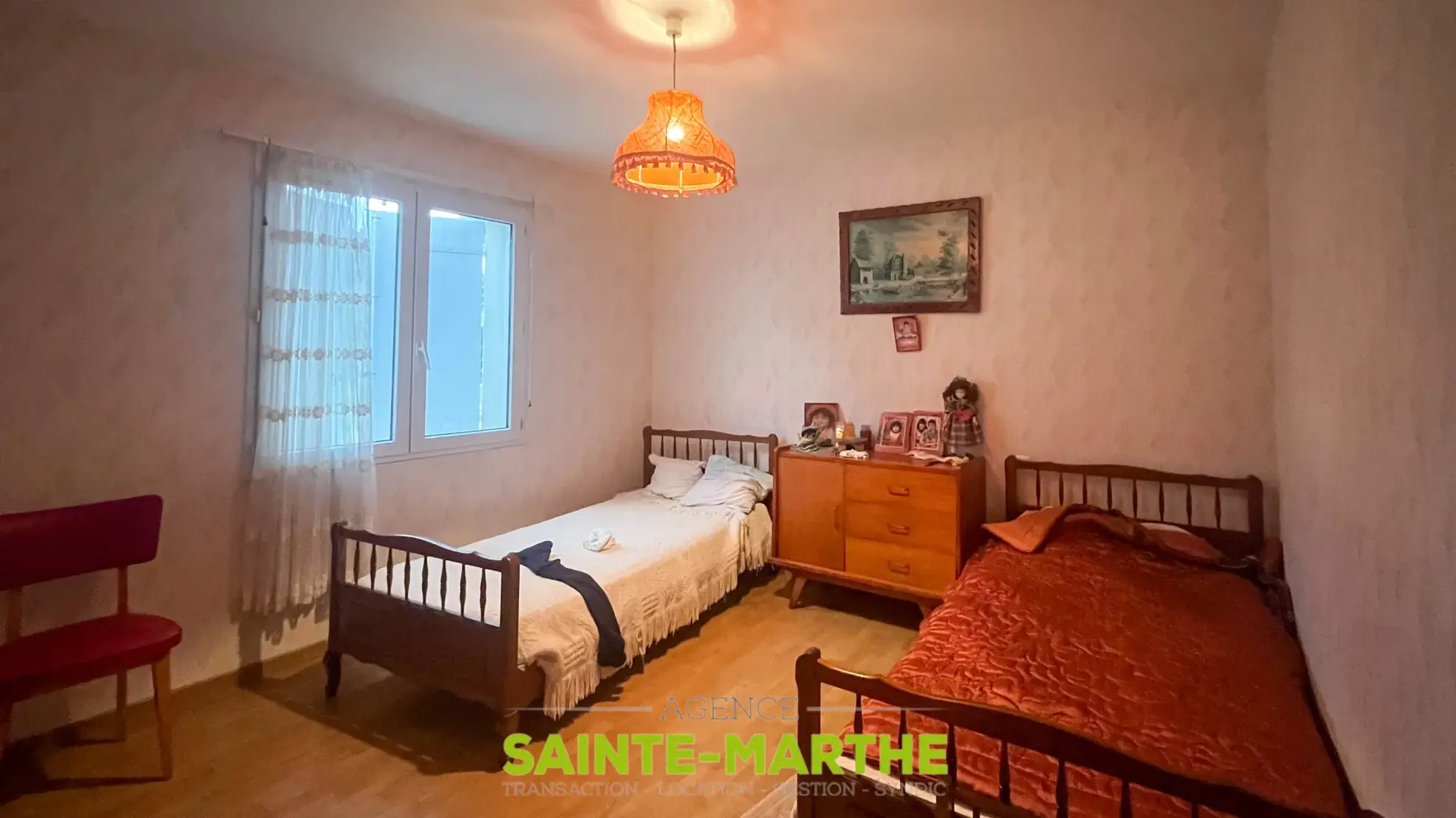 Vente d'un pavillon de plain-pied à Niort avec 3 chambres, garage et jardin 