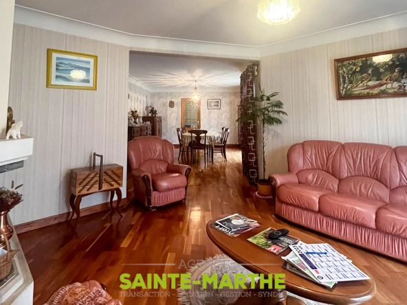Vente d'un pavillon de plain-pied à Niort avec 3 chambres, garage et jardin