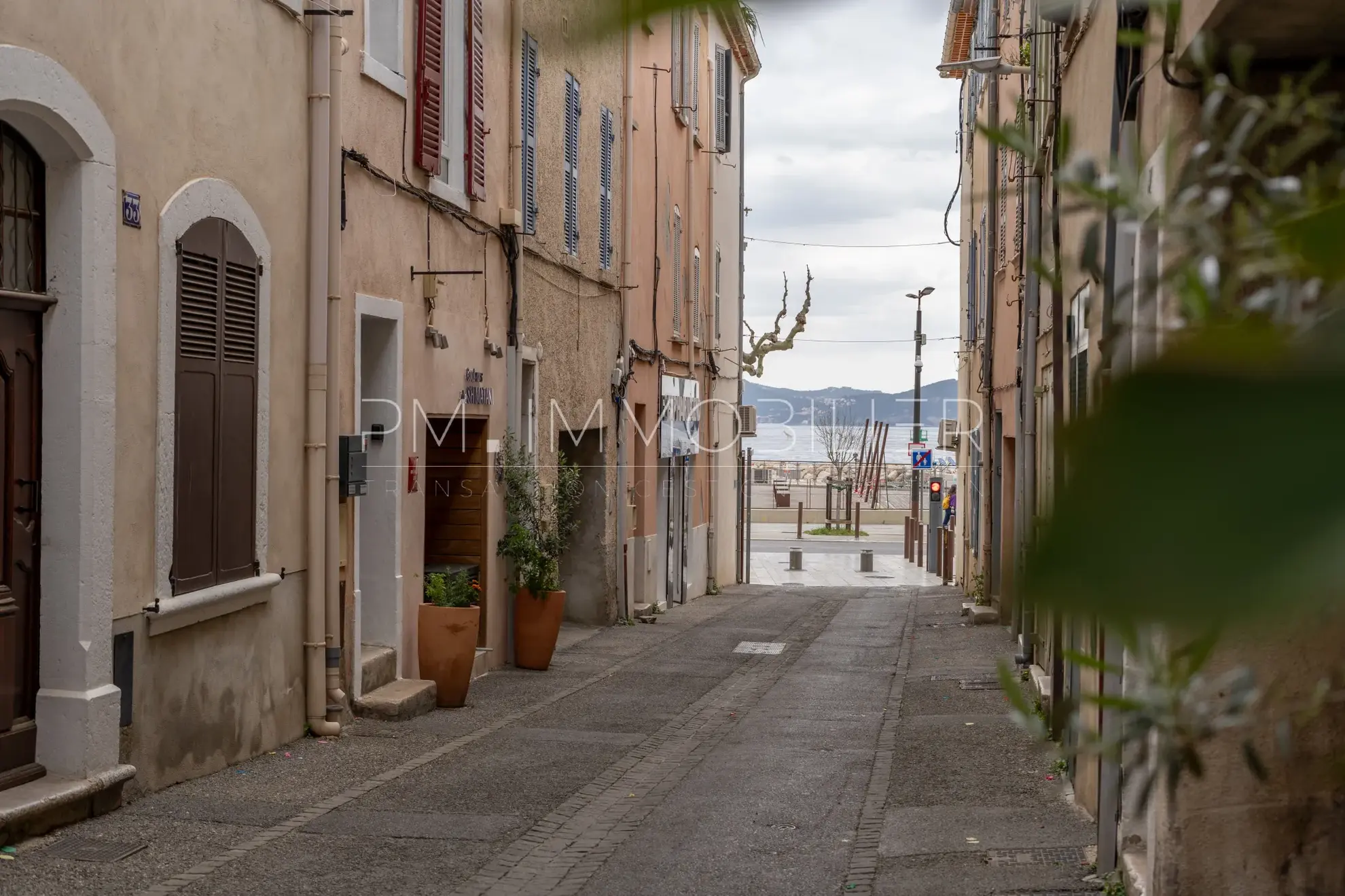 Appartement 2 pièces à La Ciotat de 55 m², charme authentique, vue dégagée, proximité Vieux-Port 