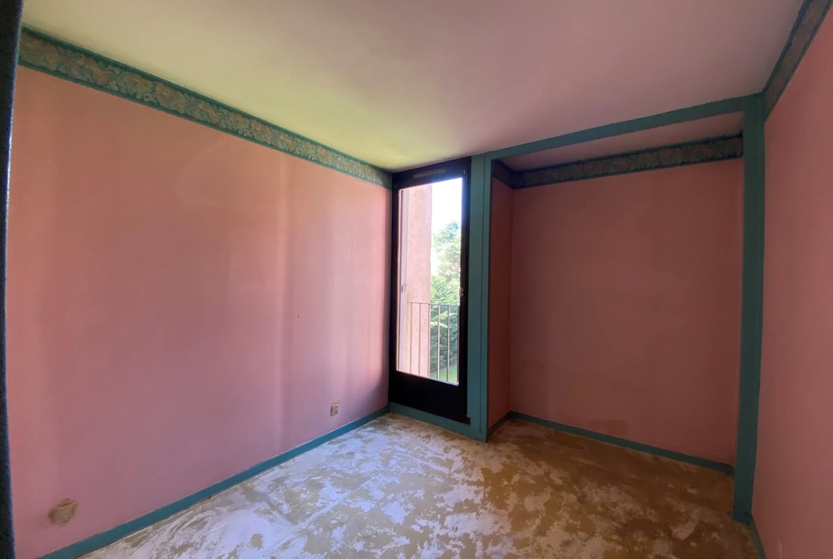 Appartement de 87,41 m² à Palaiseau avec parking et loggia - À rénover 
