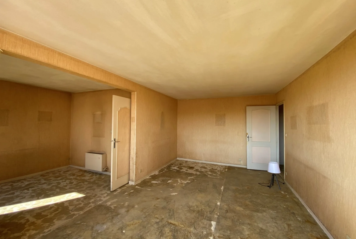 Appartement de 87,41 m² à Palaiseau avec parking et loggia - À rénover 