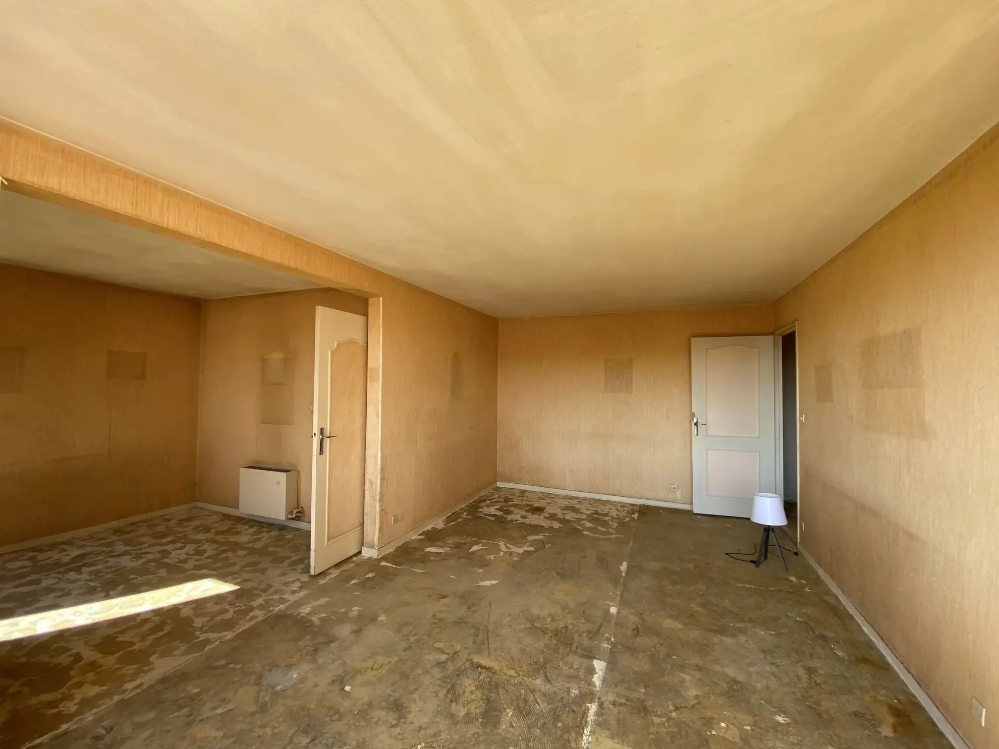 Appartement de 87,41 m² à Palaiseau avec parking et loggia - À rénover 