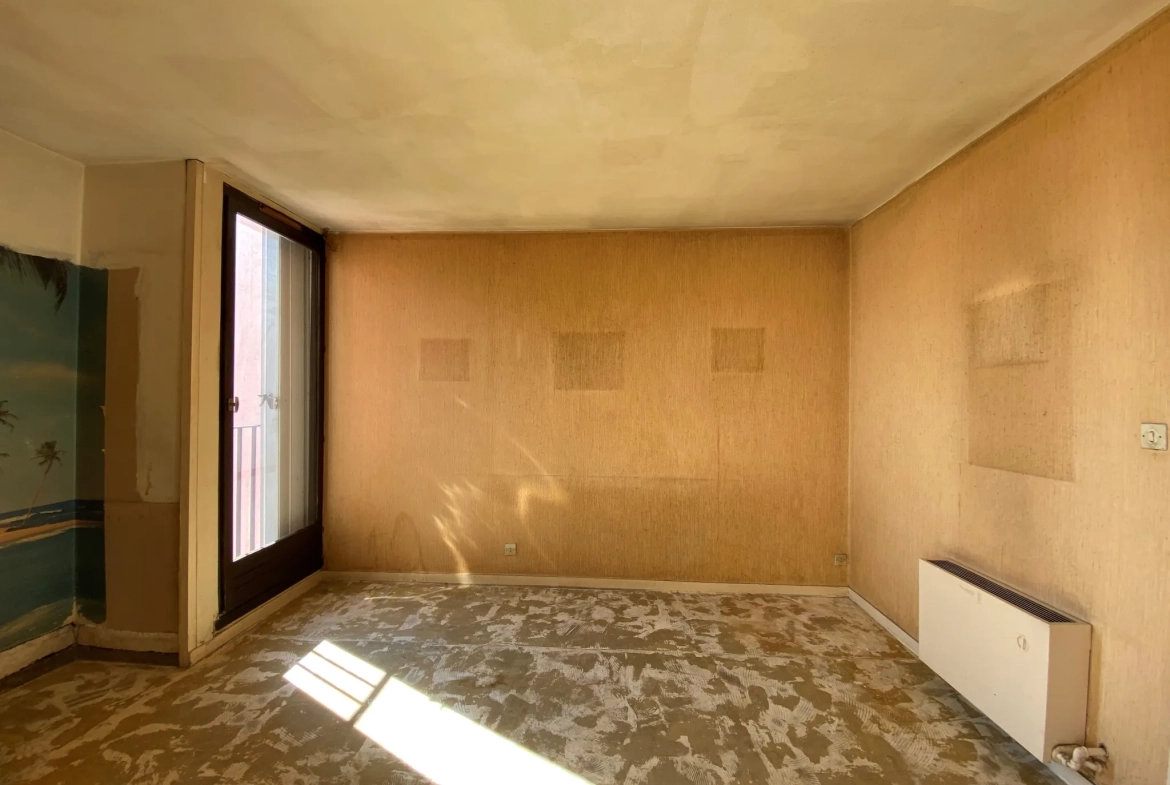 Appartement de 87,41 m² à Palaiseau avec parking et loggia - À rénover 