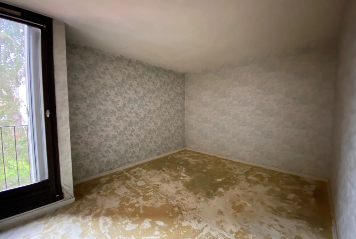 Appartement de 87,41 m² à Palaiseau avec parking et loggia - À rénover 